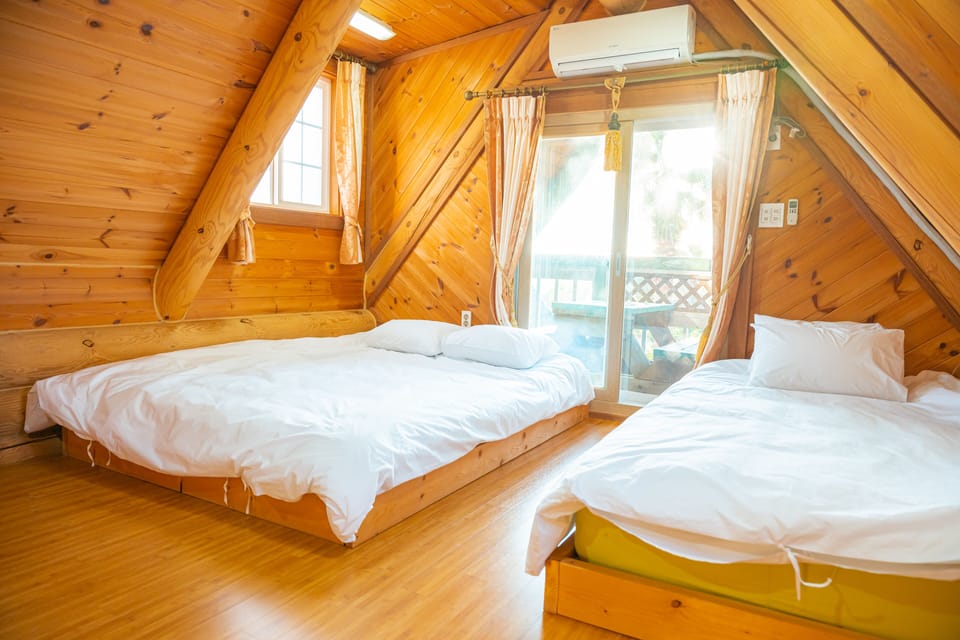 Vintage Deluxe Villa | Desk, blackout drapes, iron/ironing board, free WiFi