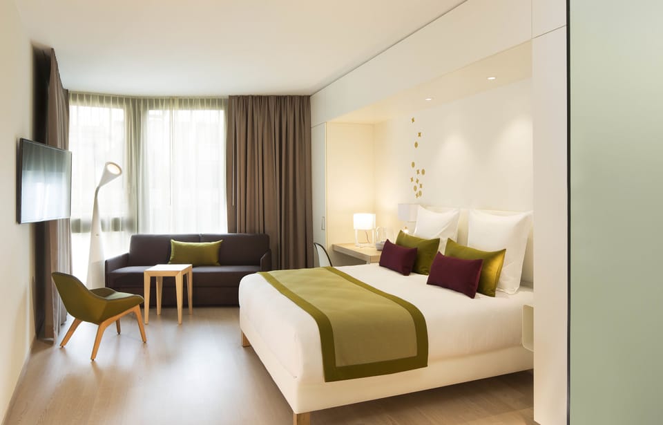 Family Room | Premium bedding, in-room safe, desk, blackout drapes