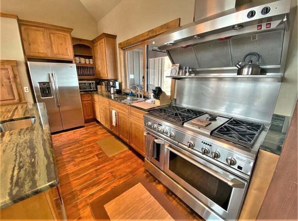 Fully Stocked Kitchen