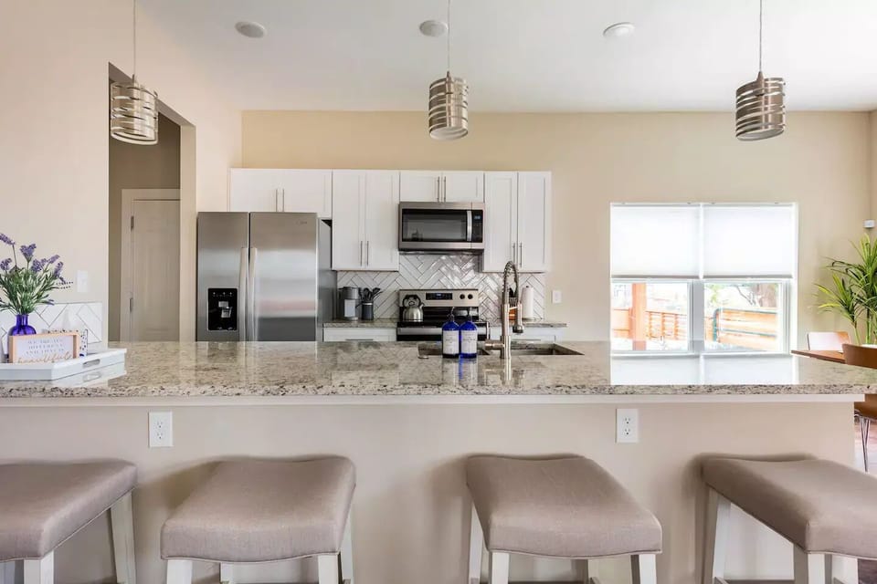 Kitchen island 