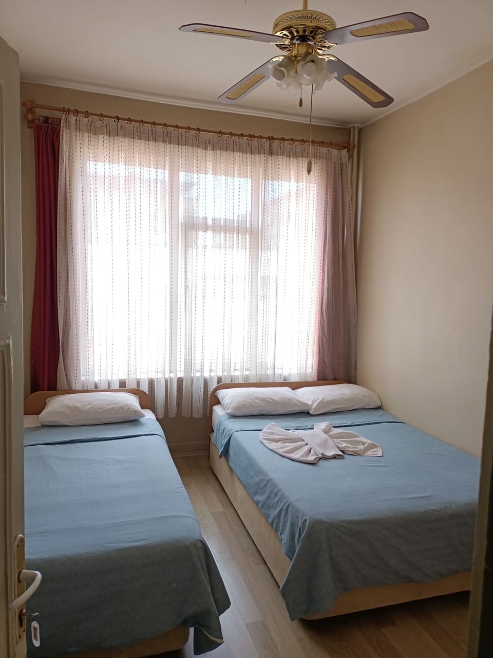 Free WiFi, bed sheets