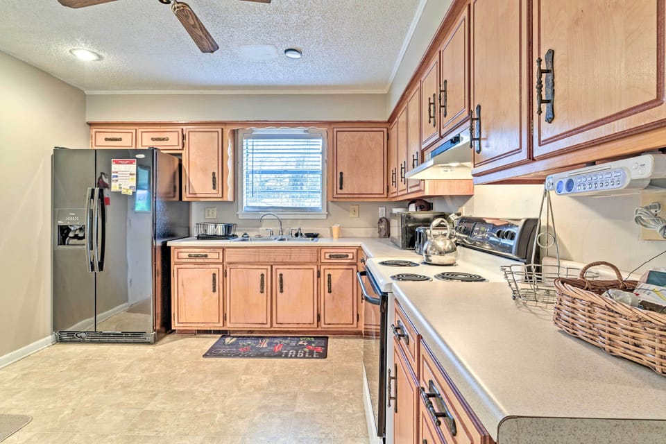 Well-Equipped Kitchen