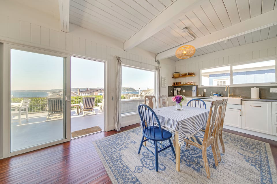 Dining Area | Dishware & Flatware