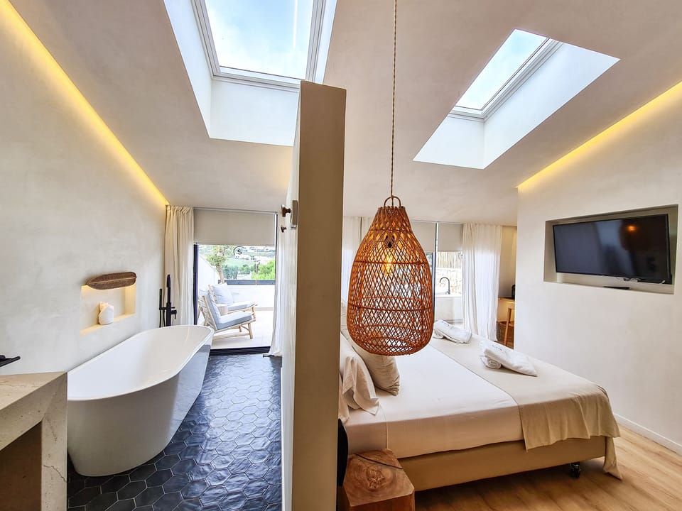 Premium Double Room | Deep soaking bathtub