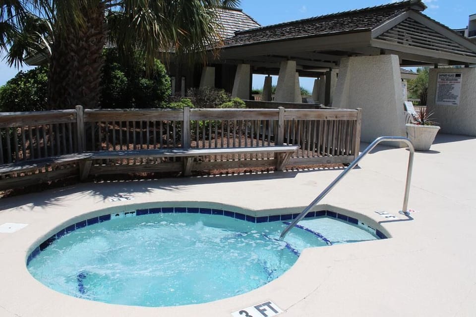 Hot Tub at Shipyard Village
