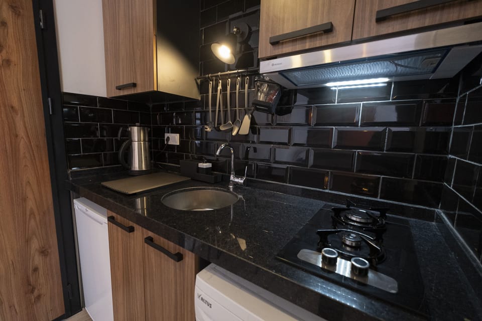 Design Studio | Private kitchen | Mini-fridge, eco-friendly cleaning products, paper towels