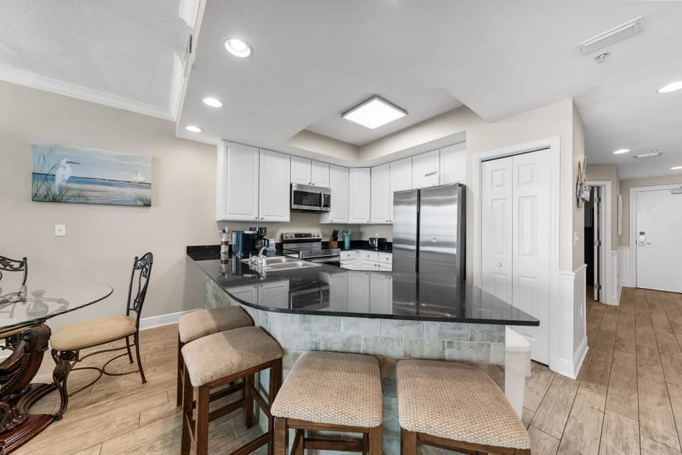 9 SAN1706 Kitchen