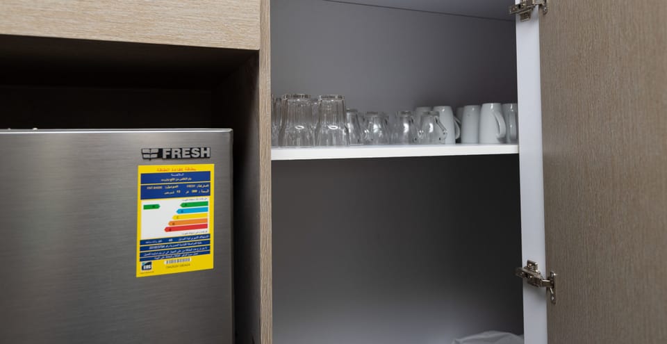 Fridge, microwave, dishwasher, cookware/dishes/utensils