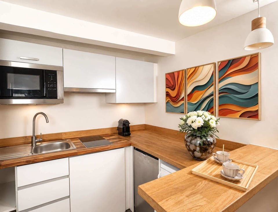 The kitchen is well equipped, with amenities such as a microwave or a Nespresso machine
