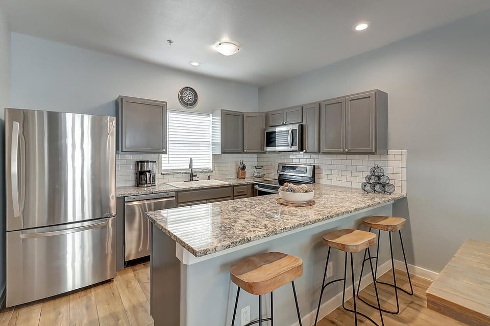 Full size kitchen stocked with all you need to cook your catch! - Full size kitchen stocked with all you need to cook your catch!