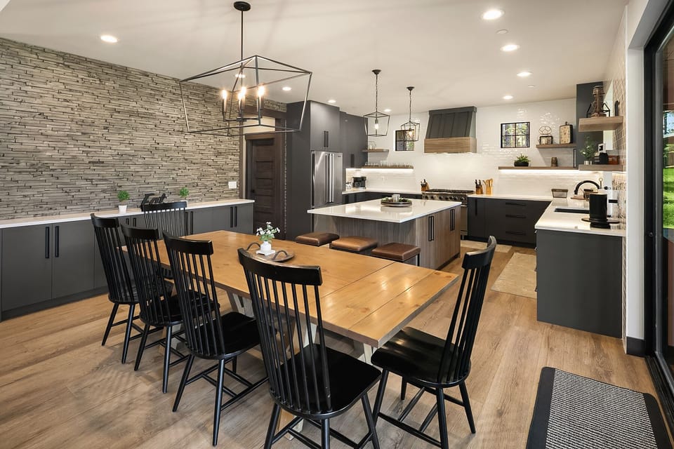 Park Place. - Spacious dining area!