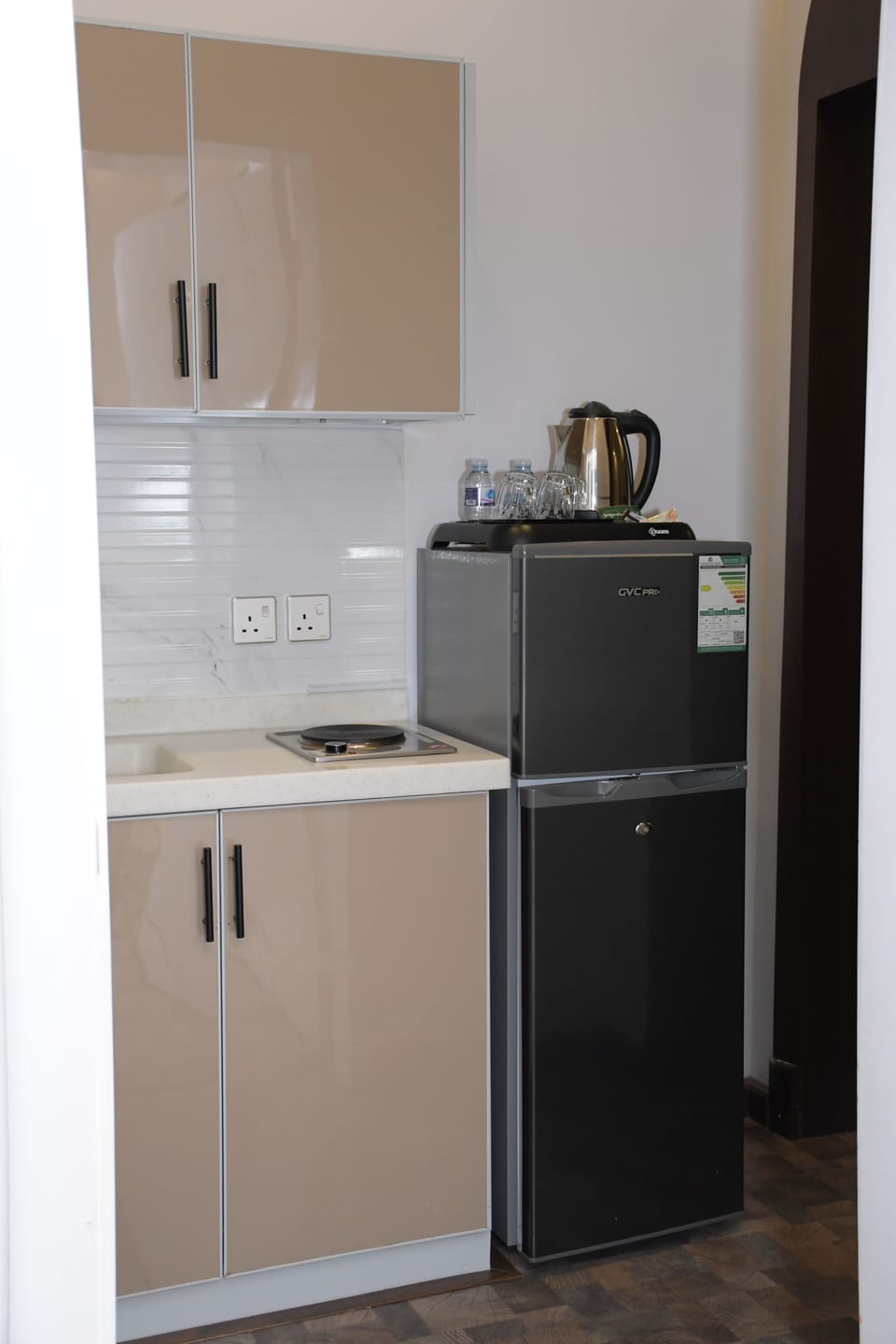 Mini-fridge, microwave, oven, coffee/tea maker