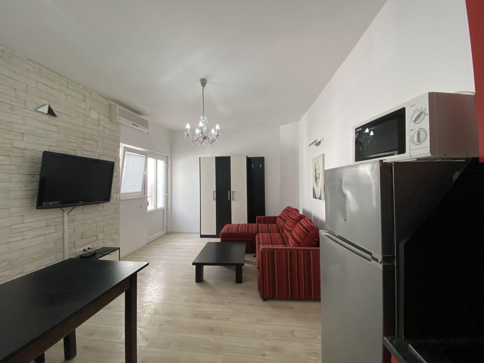 Panoramic Apartment Merlyn | Private kitchen | Cleaning supplies