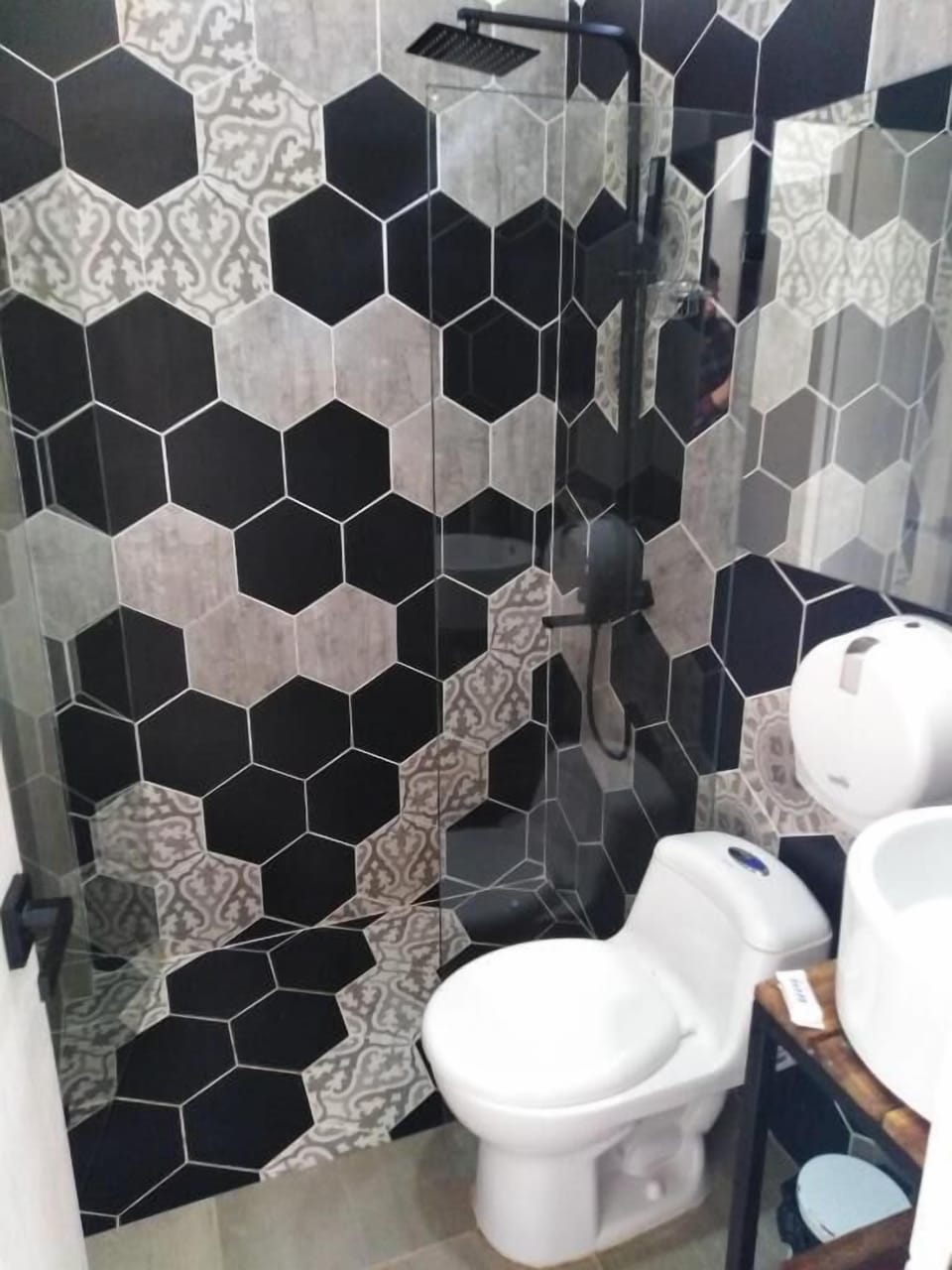 Shower, towels