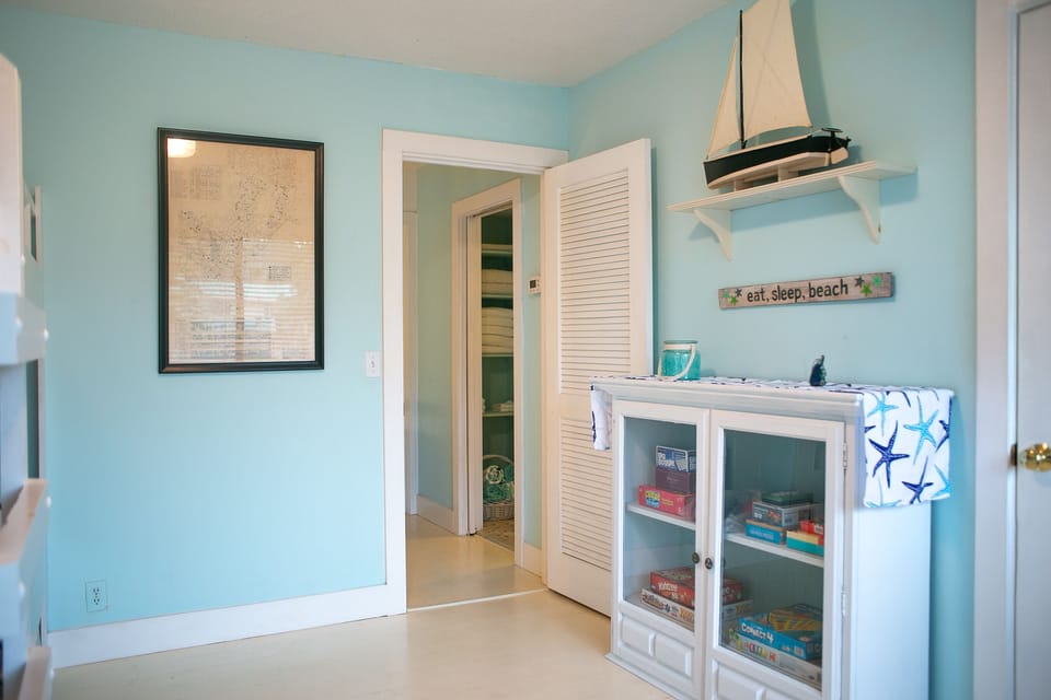 Guest bedroom