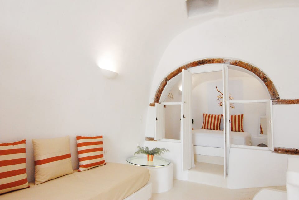 Grand Suite, Sea View | 1 bedroom, individually decorated, individually furnished, soundproofing