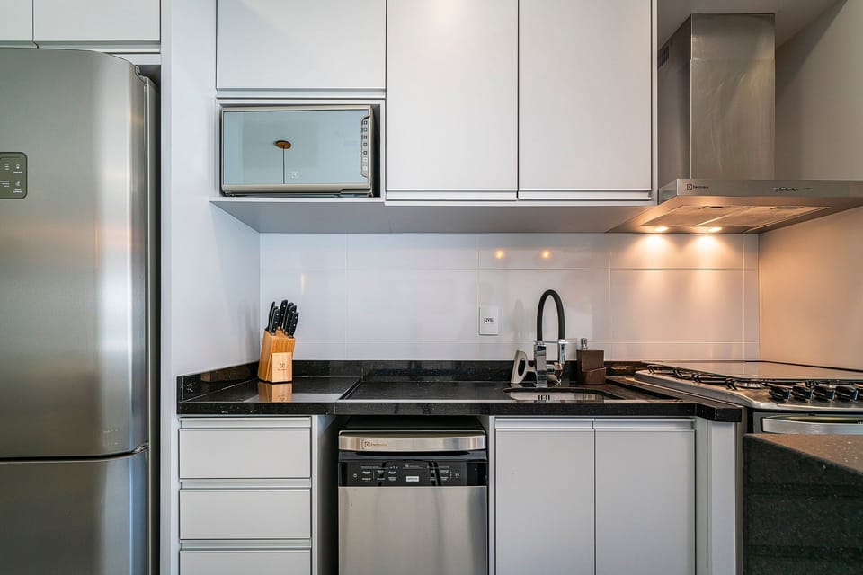 Room | Private kitchen | Fridge, microwave, blender, cookware/dishes/utensils