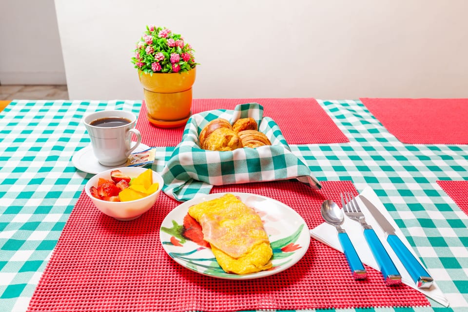 Free daily continental breakfast