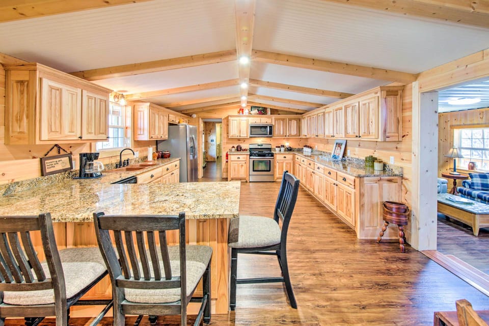 Kitchen | Fully Equipped | 3-Person Breakfast Bar
