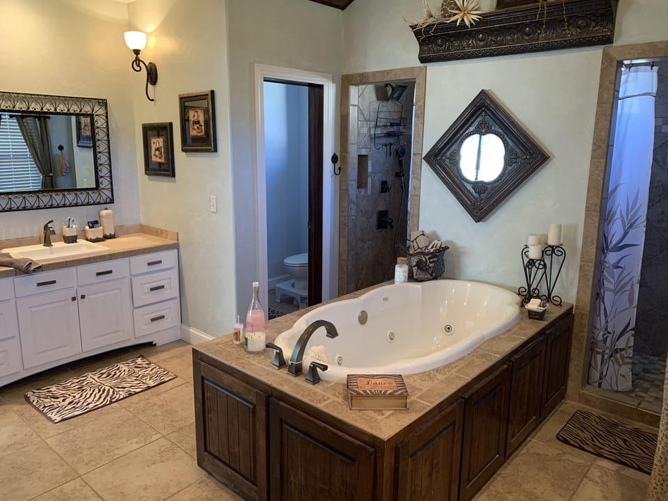 Master bath 