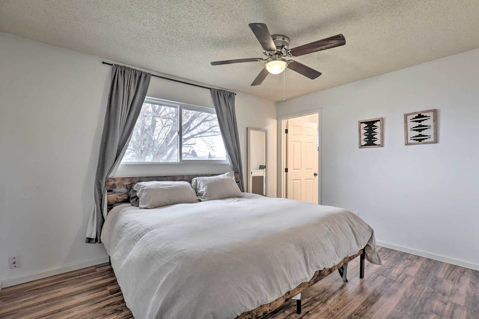 Bedroom 1 | King Bed