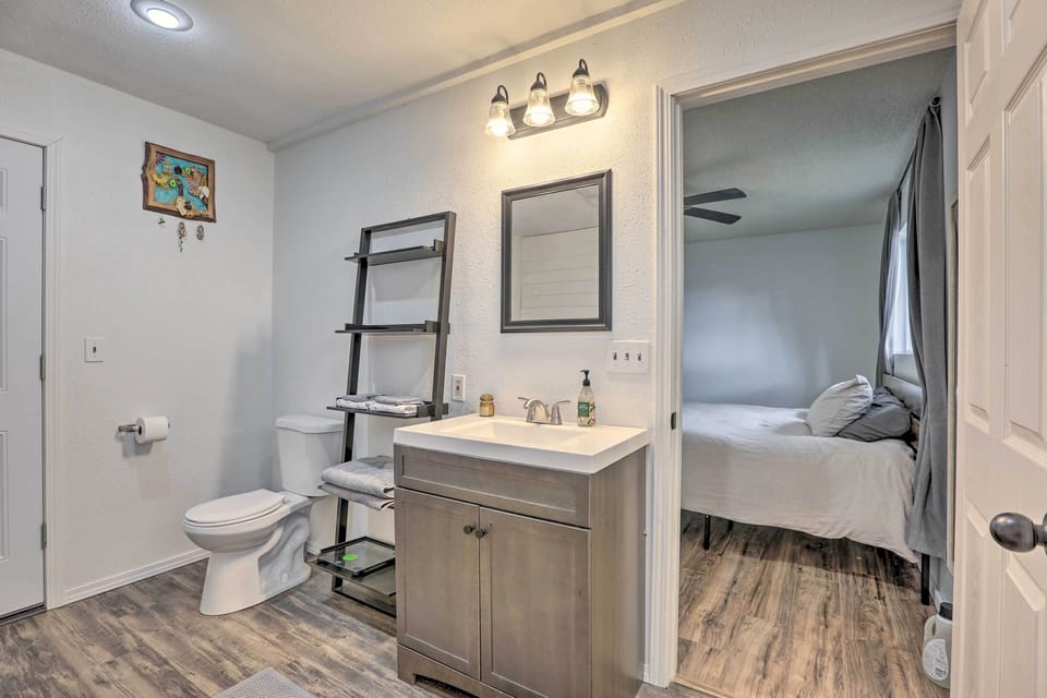 En-Suite Bathroom | Towels Provided