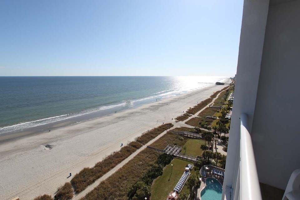 Breathtaking views of the shoreline