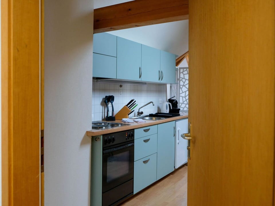 Cabinetry, Furniture, Building, Countertop, Wood, Interior Design, Architecture, Drawer, Kitchen, Flooring