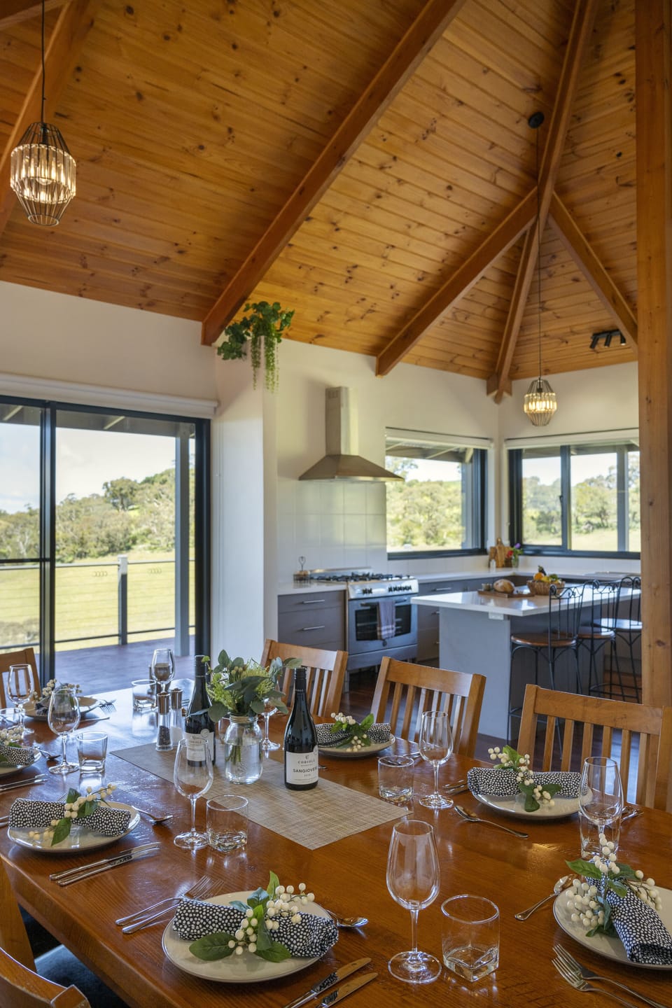 Panoramic House | Private kitchen | Full-size fridge, microwave, oven, stovetop