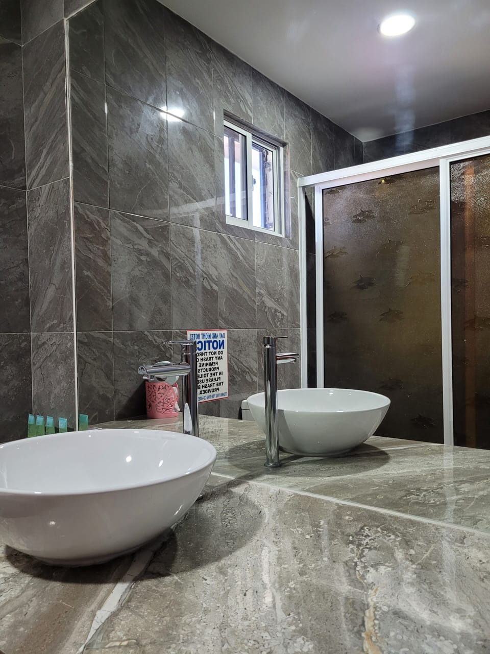 Grand Quadruple Room | Bathroom | Shower, rainfall showerhead, slippers, towels