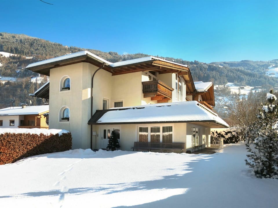 Sky, Snow, Building, Plant, Property, Window, Mountain, Tree, Slope, House