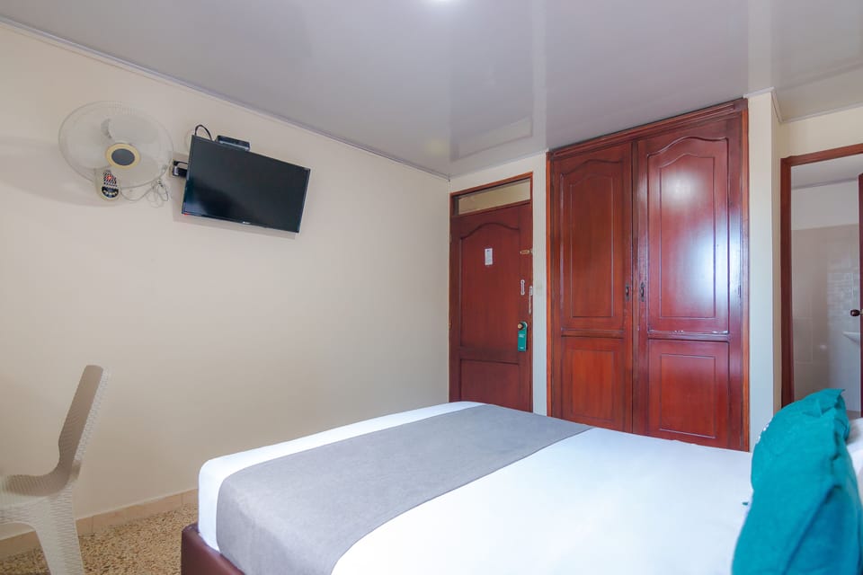 Double Room | Hypo-allergenic bedding available, iron/ironing board (on request)