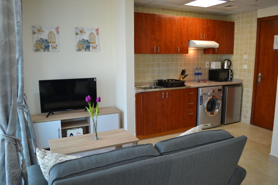 Studio | Living area | 450-inch LED TV with satellite channels, TV