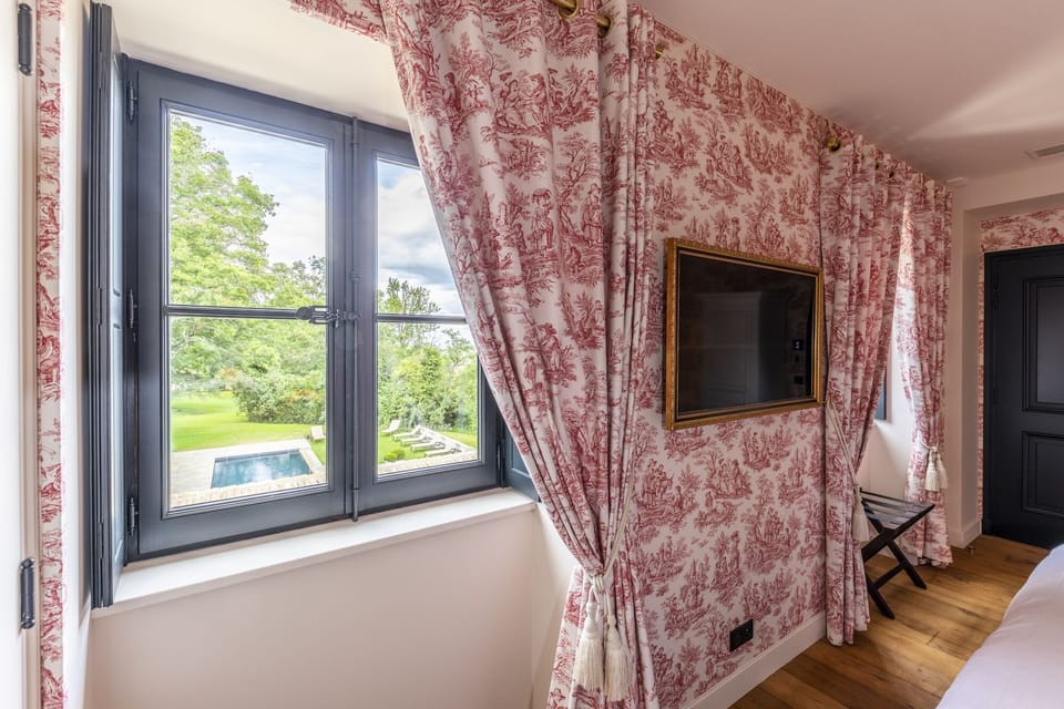 Standard Room | Premium bedding, pillowtop beds, in-room safe, desk