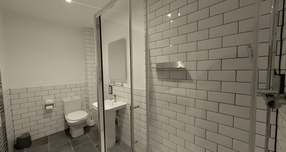 Deluxe Room, 1 King Bed, Non Smoking | Property amenity