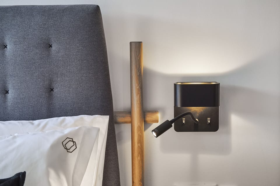 Memory foam beds, in-room safe, soundproofing, free WiFi
