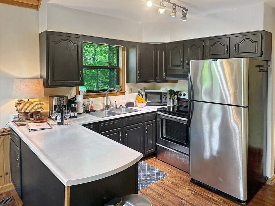Twin Pines kitchen