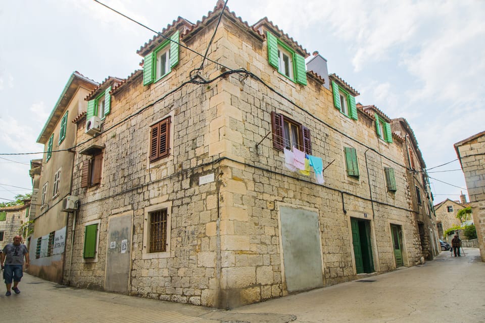 Apartment building - Tiramola is on the last (second) floor