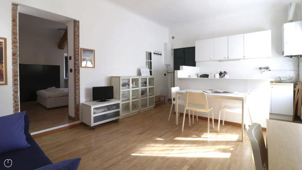 House | 1 bedroom
