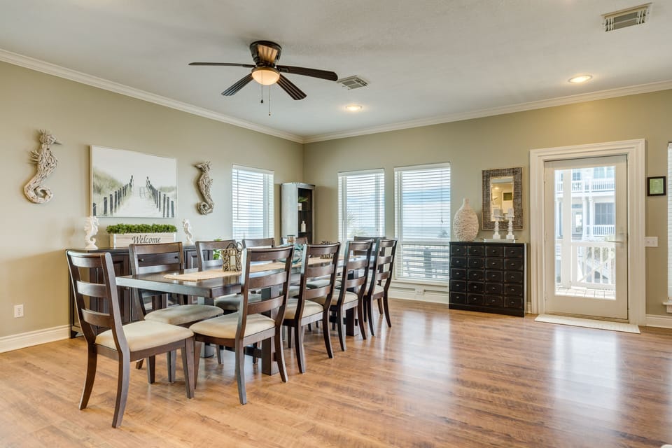 Perfect for large groups, the dining table sits up to 10