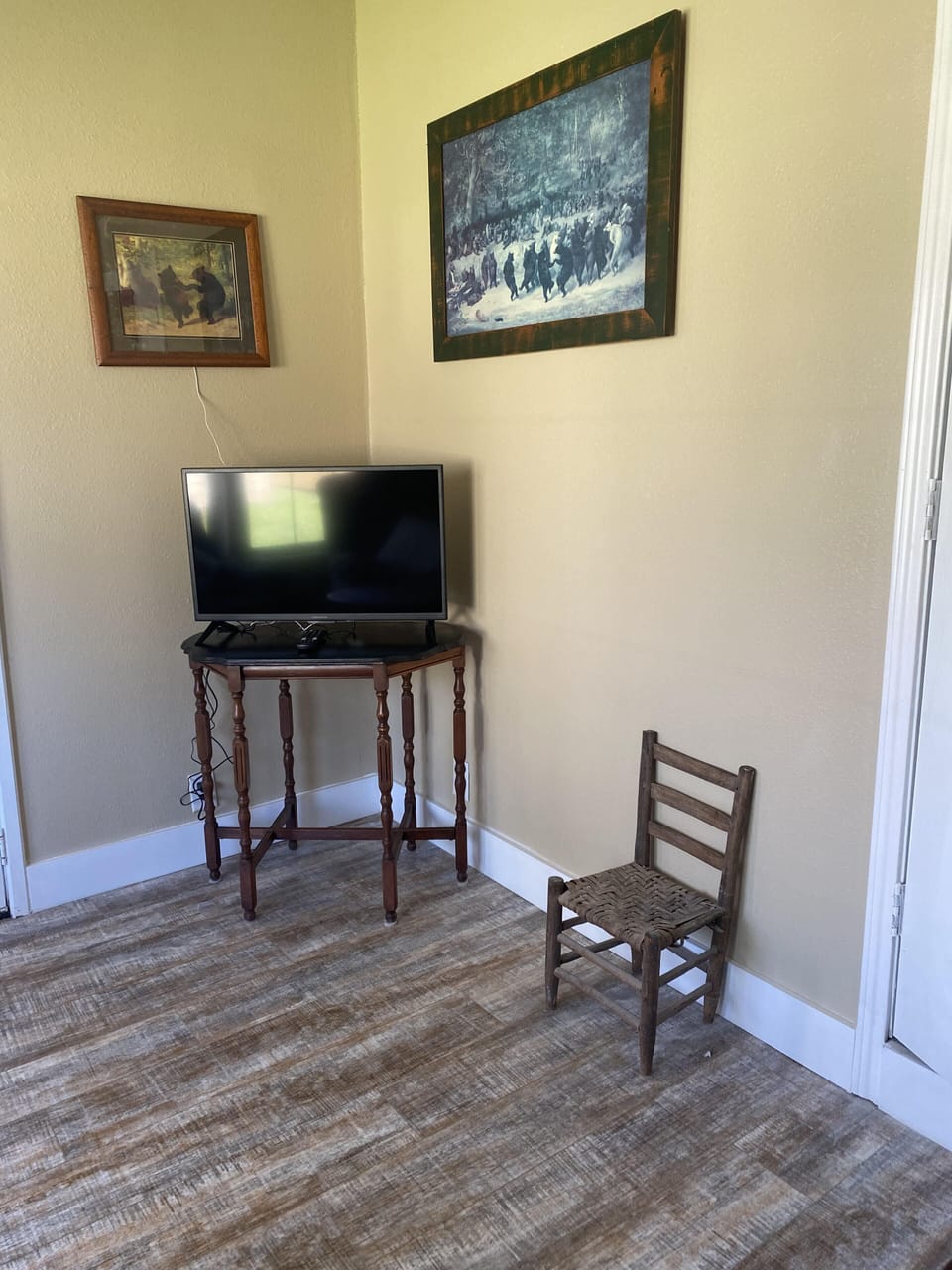 Bunk house has one of three TVs