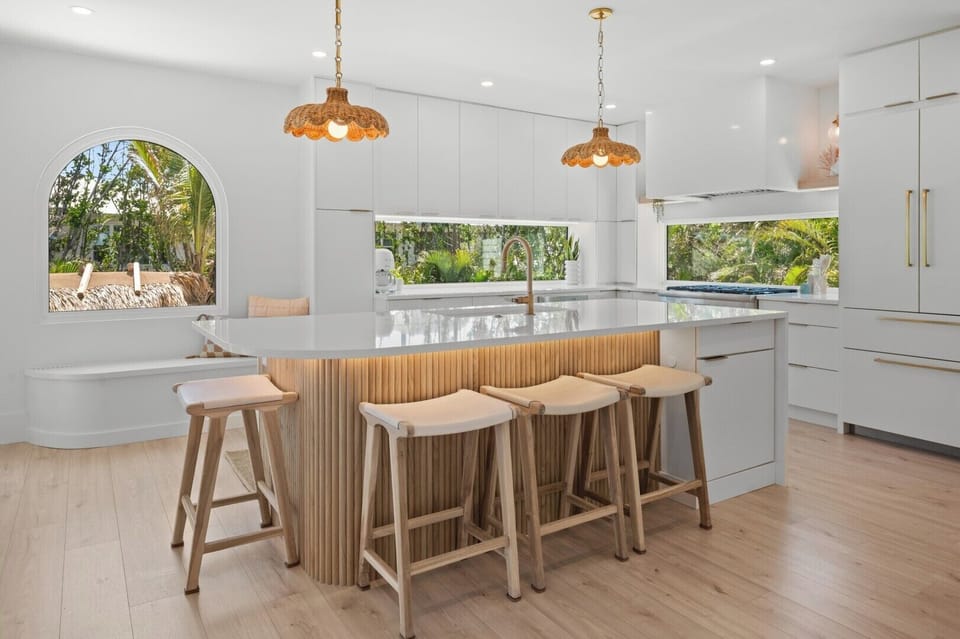 Large island perfect for gathering