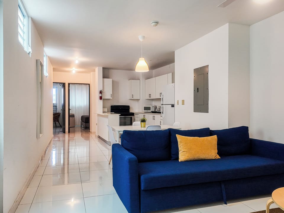 Basic Double Room Single Use | Living area | 50-cm Smart TV with satellite channels, TV, Netflix