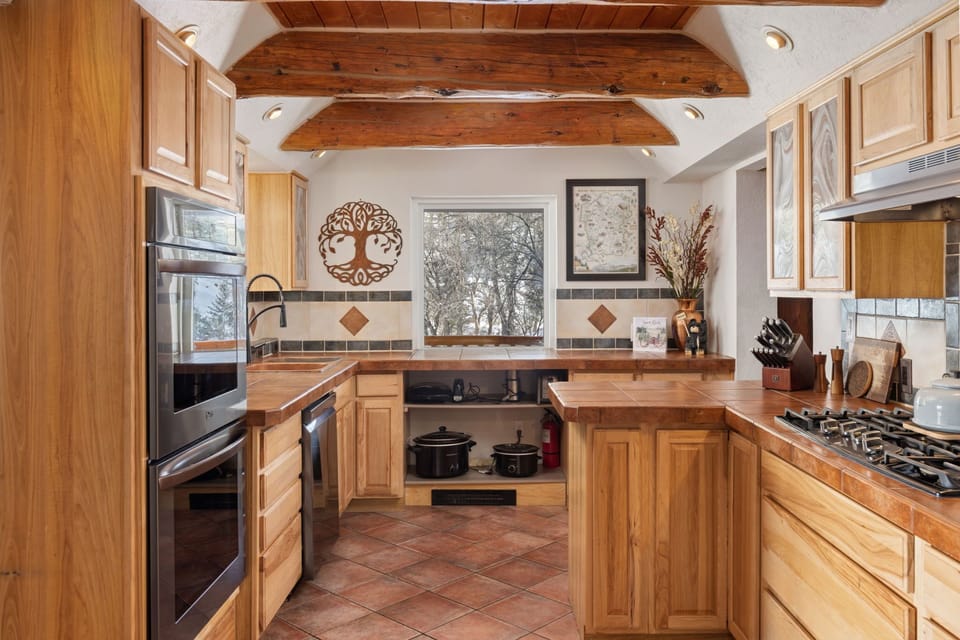Gas Stove, Crock Pots, Coffee Maker and More!