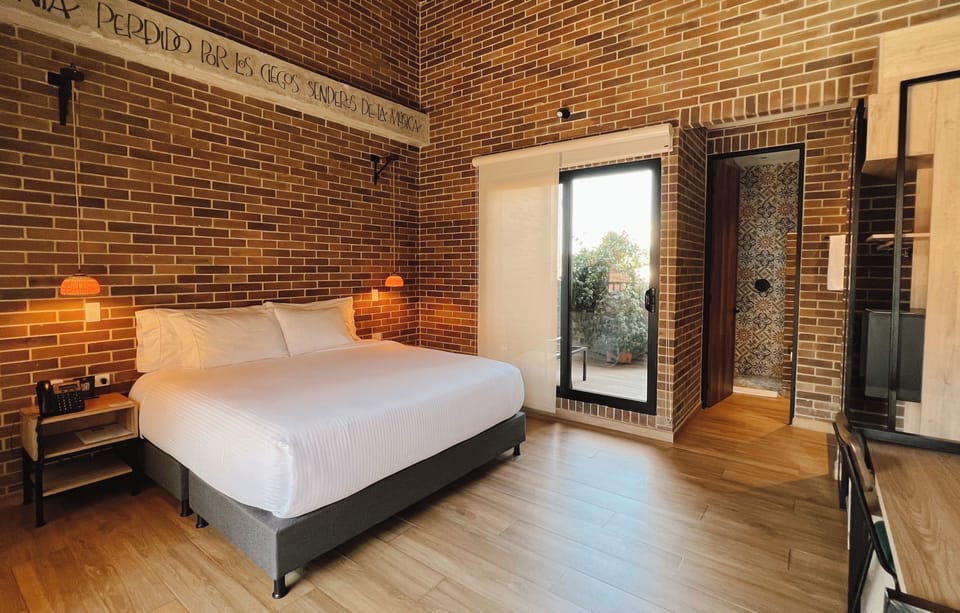 Standard Studio Suite | Premium bedding, down comforters, in-room safe, individually decorated