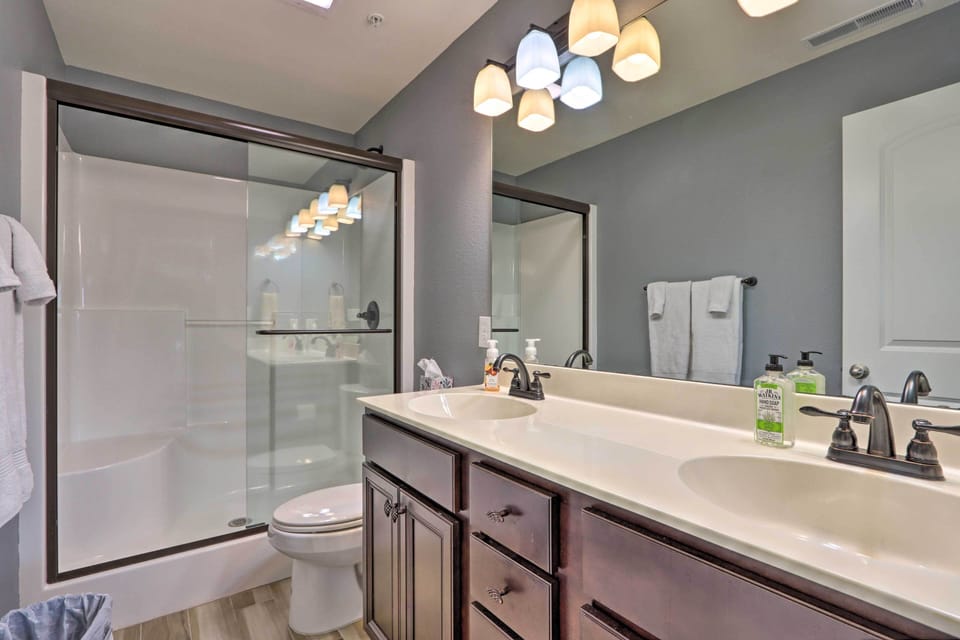 En-Suite Bathroom | Towels Provided | Hair Dryer