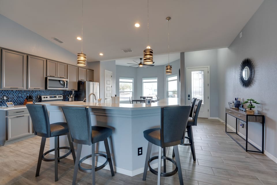 Kitchen | Fully Equipped | Cooking Basics | Coffee Maker | Crockpot