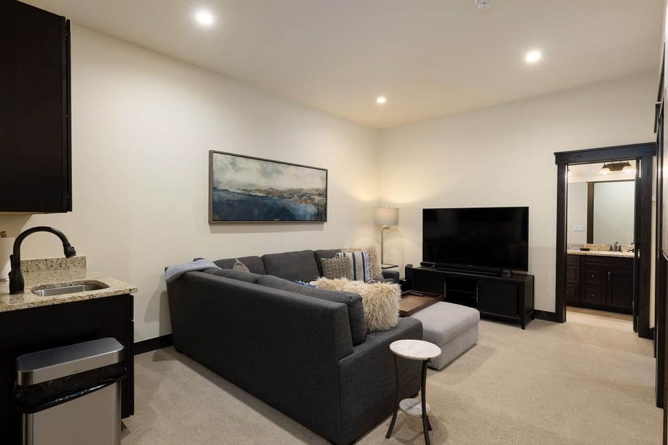 Townhome, 4 Bedrooms | Interior