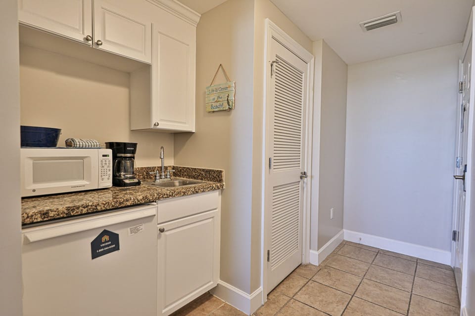 Kitchenette in the efficiency suite.