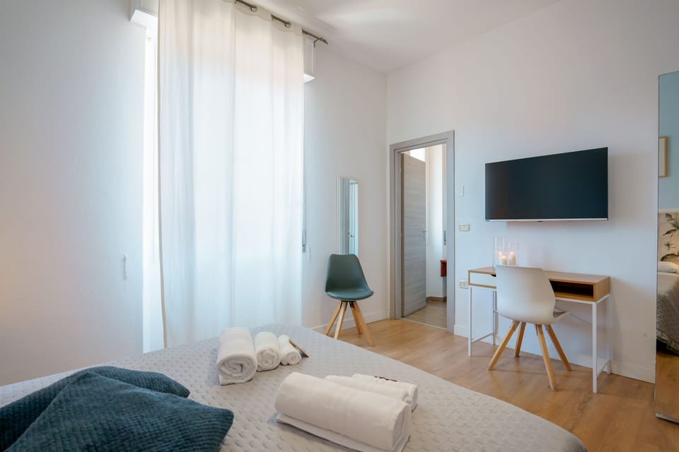 Deluxe Room | 1 bedroom, memory foam beds, desk, laptop workspace